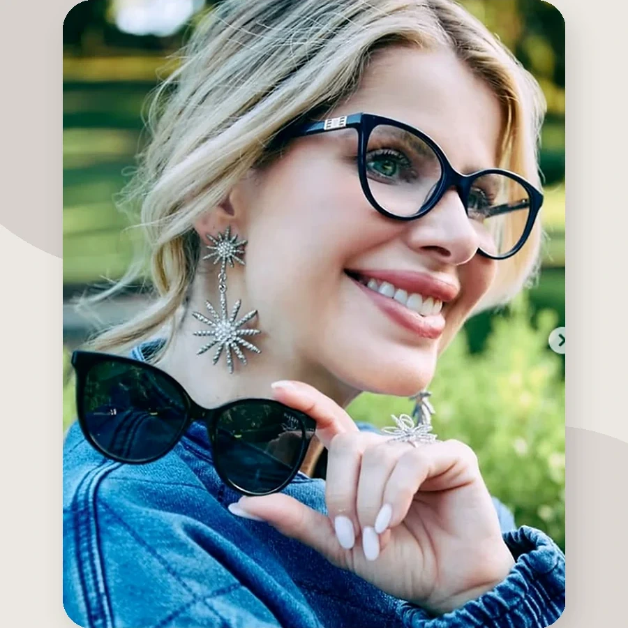 Modelo Lívia, óculos de grau feminino