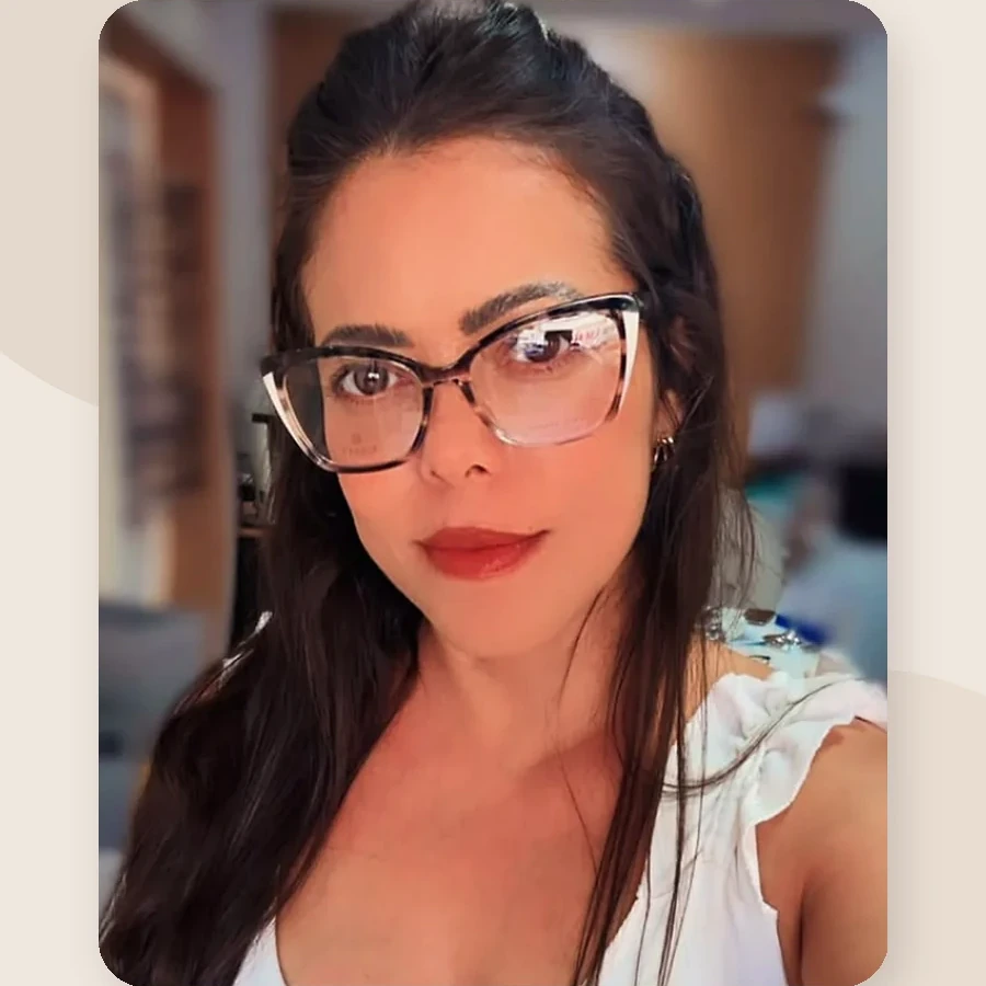 Modelo Helena, óculos de grau feminino